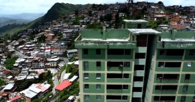 Alcalde Fraija entregó $13.850 en certificados a familias de Res. Cumbre Alta